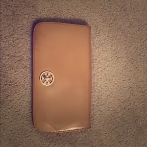 Patent Leather Tory Burch Crossbody bag with Strap